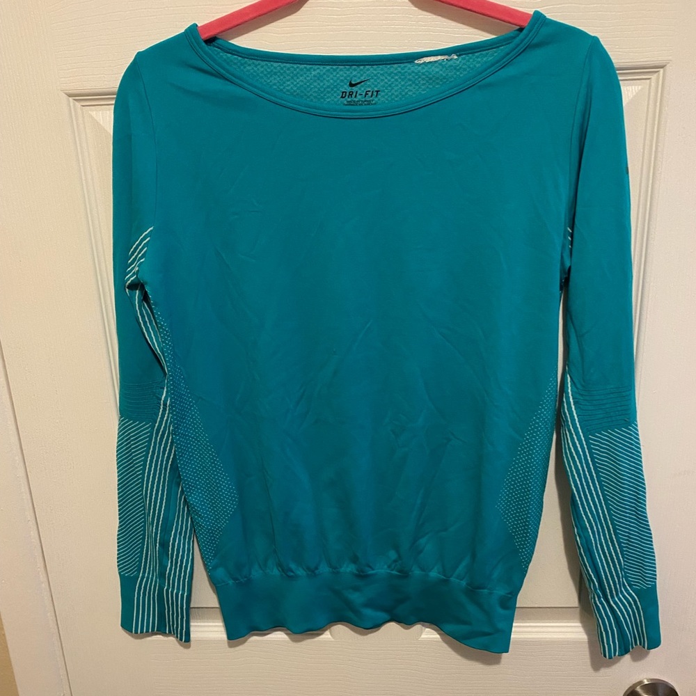 Nike womens shirt